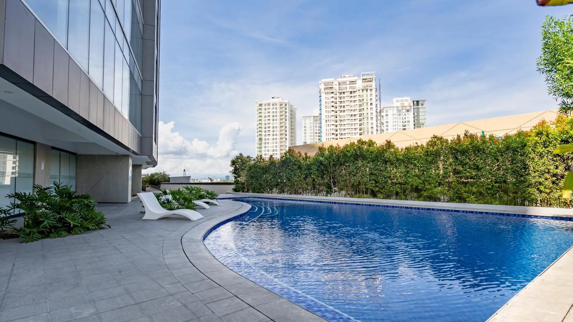 Aeon Towers L Amazing City Views L Stylish L Ayala Mall Davao